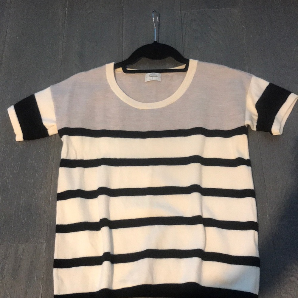 Short Sleeves Sweater